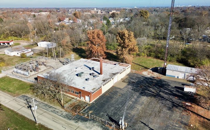 Pictures of Industrial property located at 2044 N Walnut Grove Ave, Decatur, IL 62526 for lease - image #1