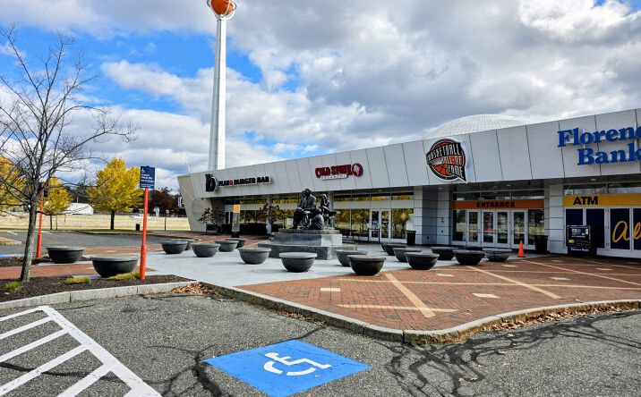 Pictures of Restaurant property located at 1000 Hall of Fame Ave, Springfield, MA 01105 for lease - image #1