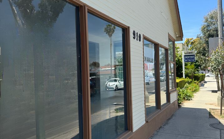 Pictures of Retail property located at 910 W 6th St, Corona, CA 92882 for lease - image #1