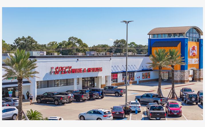 Pictures of Retail property located at 164 Gulf Fwy S, League City, TX 77573 for lease - image #1