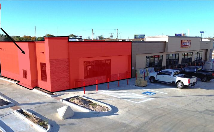 Pictures of Retail, Restaurant property located at 2801 SW 45th Ave, Amarillo, TX 79110 for lease - image #1