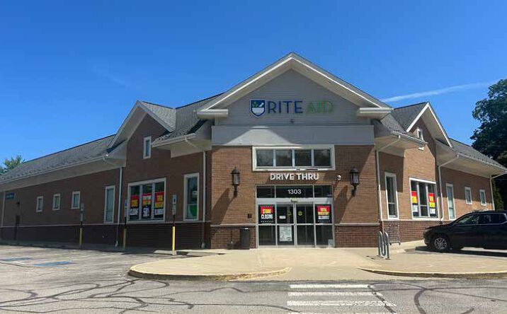 Pictures of Retail property located at 1303 Woodbury Ave, Portsmouth, NH 03801 for lease - image #1