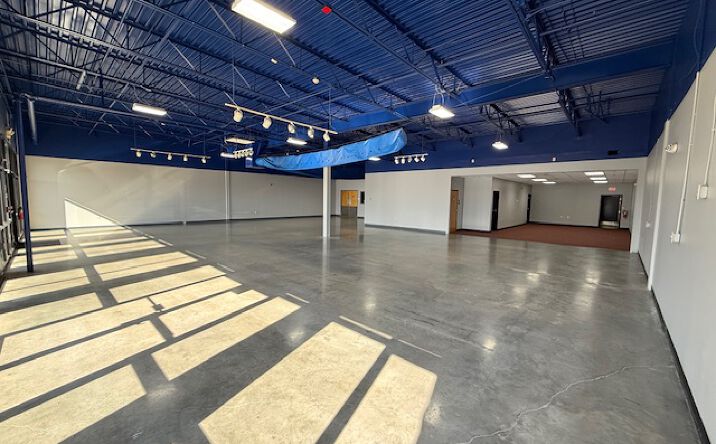 Pictures of Office, Retail property located at 2315 Catawba Valley Blvd SE, Hickory, NC 28602 for lease - image #1