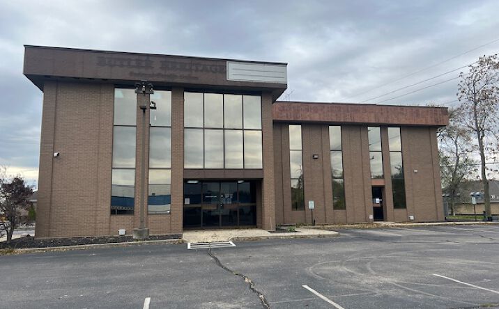 Pictures of Office property located at 660 N University Blvd, Middletown, OH 45042 for lease - image #1