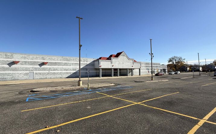 Pictures of Retail property located at 35192-35220  Gratiot Ave, Clinton Township, MI 48035 for lease - image #1