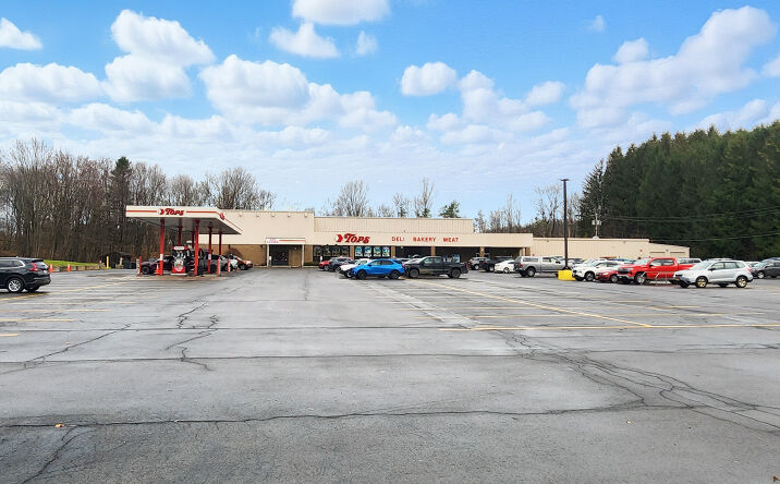 Pictures of Retail property located at 409 Fulton St, Hannibal, NY 13074 for lease - image #1