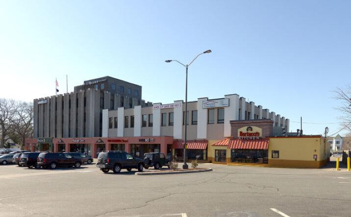 Pictures of Restaurant property located at 400 Franklin St, Braintree, MA 02184 for lease - image #1