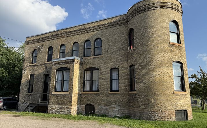 Pictures of Industrial property located at 4400 N Lyndale Ave, Minneapolis, MN 55412 for lease - image #1
