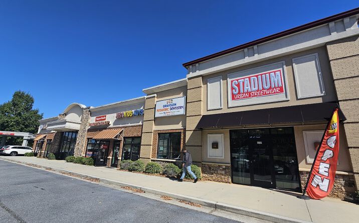 Pictures of Retail, Restaurant property located at 2594 Loganville Hwy, Grayson, GA 30052 for lease - image #1