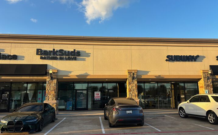 Pictures of Retail, Restaurant property located at 18721 University Blvd, Sugar Land, TX 77479 for lease - image #1