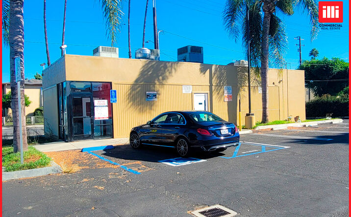 Pictures of Restaurant, Retail property located at 5736 Gage Ave, Bell Gardens, CA 90201 for lease - image #1