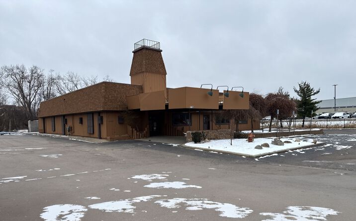 Pictures of Retail, Restaurant property located at 7750 Metropolitan Parkway, Sterling Heights, MI 48312 for lease - image #1