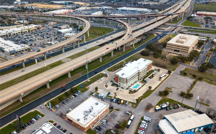Pictures of Retail, Office, Restaurant property located at 399 W Louis Henna Blvd, Round Rock, TX 78664 for lease - image #1