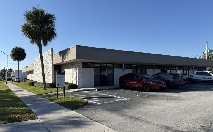 Pictures of Office property located at 2345 14th Ave, Vero Beach, FL 32960 for lease - image #1