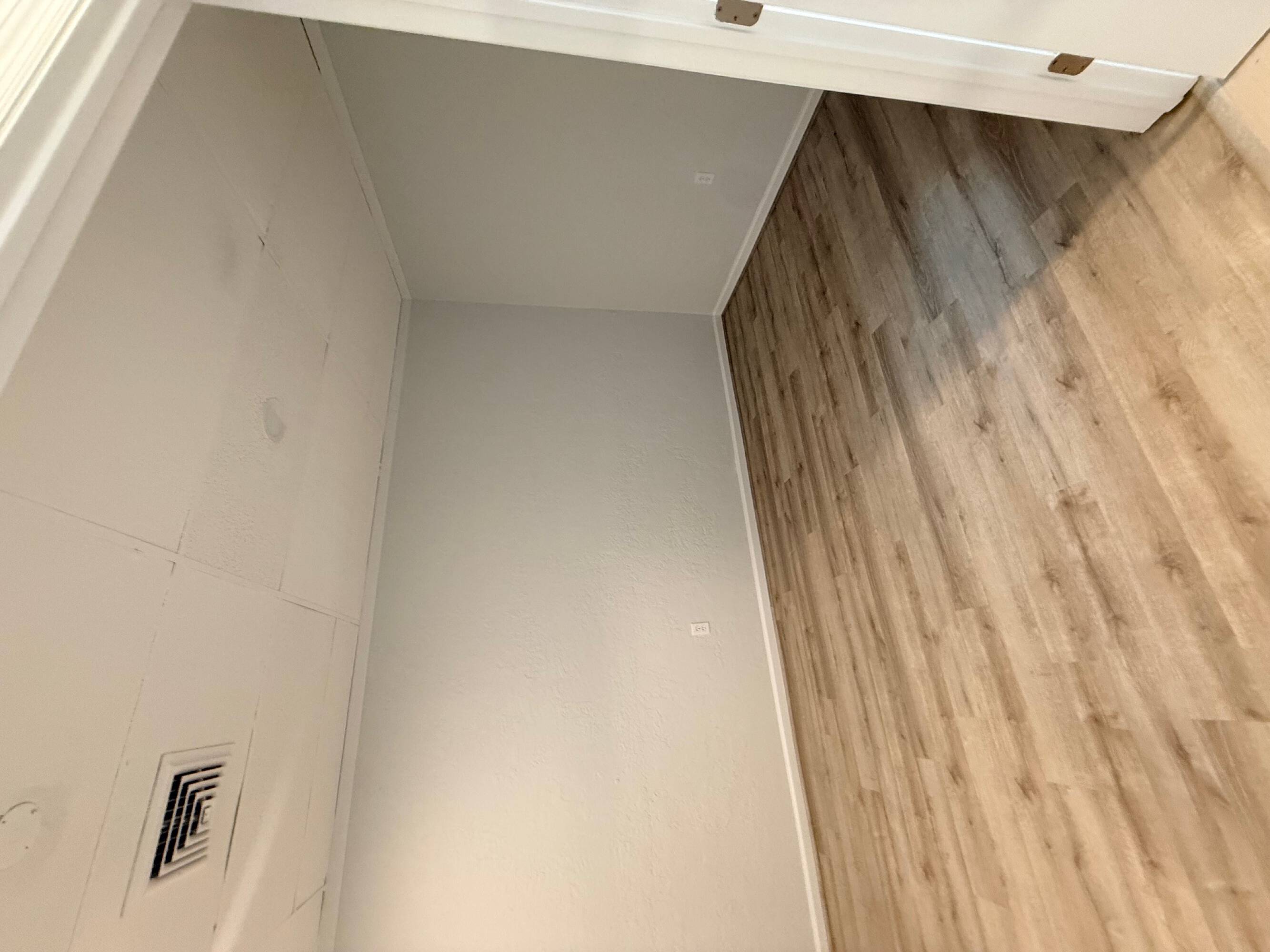 3578282