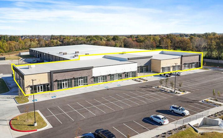 Pictures of Retail, Industrial property located at 516 W Henri De Tonti Blvd, Springdale, AR 72762 for lease - image #1
