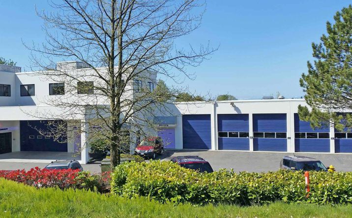 Pictures of Industrial property located at 1015 7th Ave, Kirkland, WA 98033 for lease - image #1