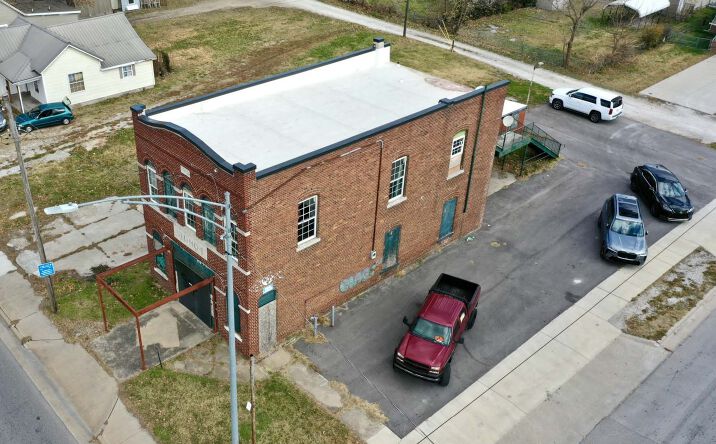 Pictures of Retail property located at 2000 N National Ave, Springfield, MO 65803 for lease - image #1