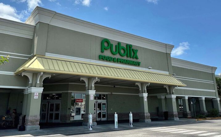 Pictures of Retail property located at 125 E Merritt Island Cswy, Merritt Island, FL 32952 for lease - image #1
