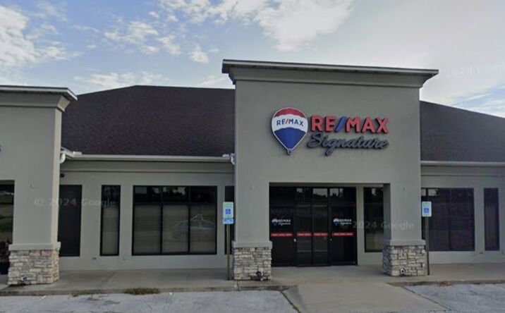 Pictures of Retail, Office property located at 501-507 Granite Dr, Peculiar, MO 64078 for lease - image #1