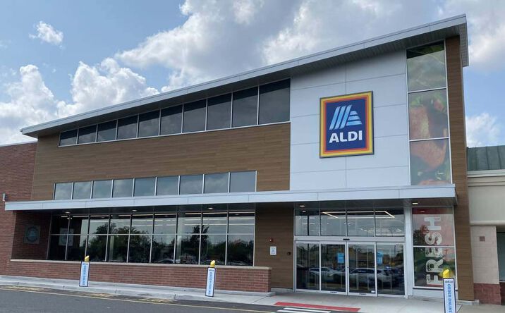 Pictures of Retail property located at 913 Oak Tree Ave, South Plainfield, NJ 07080 for lease - image #1