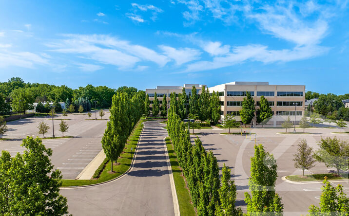 Pictures of Office property located at 1075 W Entrance Dr, Auburn Hills, MI 48326 for lease - image #1