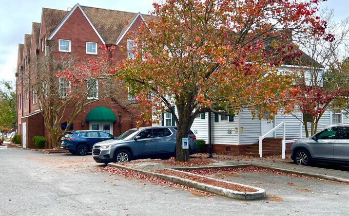 Pictures of Office property located at 220 S Front St, New Bern, NC 28560 for lease - image #1