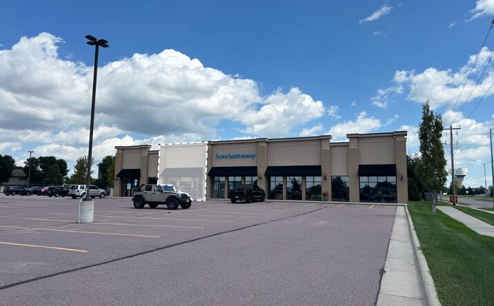 Pictures of Retail, Office property located at 7640 S Louise Ave, Sioux Falls, SD 57108 for lease - image #1