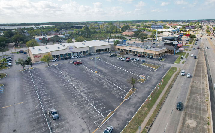 Pictures of Retail property located at 211 Farm to Market 1960 Rd W, Houston, TX 77090 for lease - image #1
