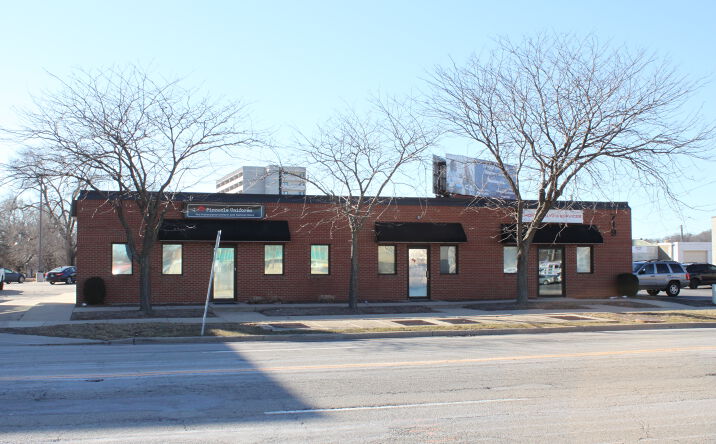 Pictures of Office, Retail property located at 719 Main St, Peoria, IL 61606 for lease - image #1
