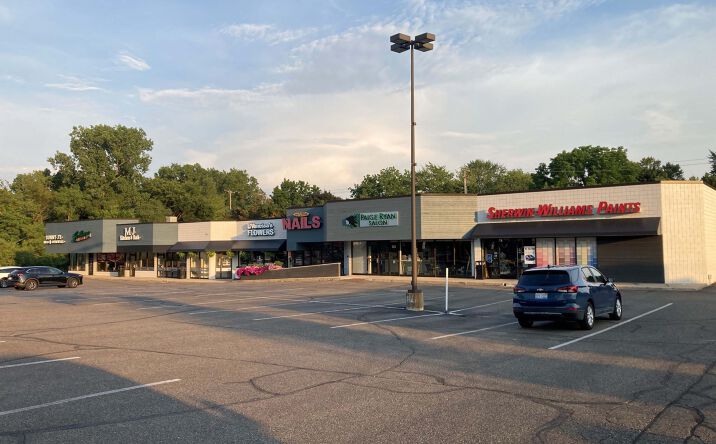Pictures of Retail property located at 521-561 W Ann Arbor Rd, Plymouth, MI 48170 for lease - image #1