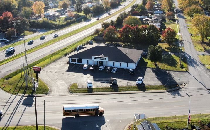 Pictures of Retail property located at 931 Old Smithville Rd, McMinnville, TN 37110 for lease - image #1