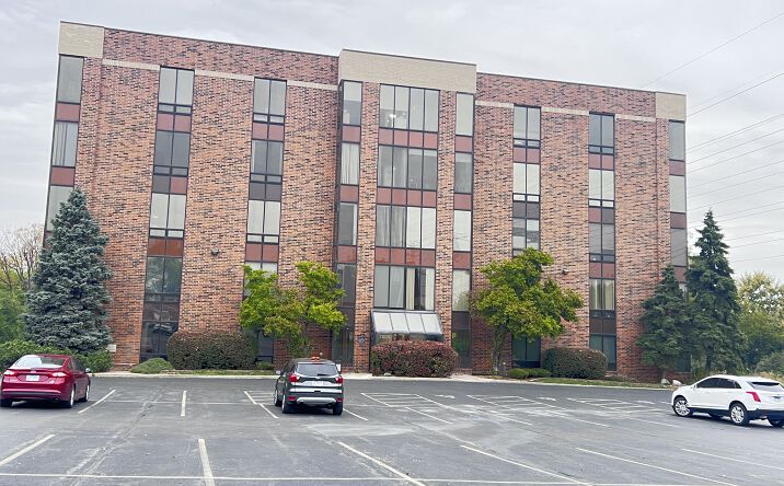 Pictures of Office property located at 7808 W College Dr, Palos Heights, IL 60463 for lease - image #1