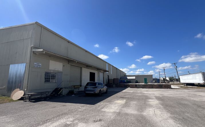 Pictures of Industrial property located at 5705 E Hanna Ave, Tampa, FL 33610 for lease - image #1