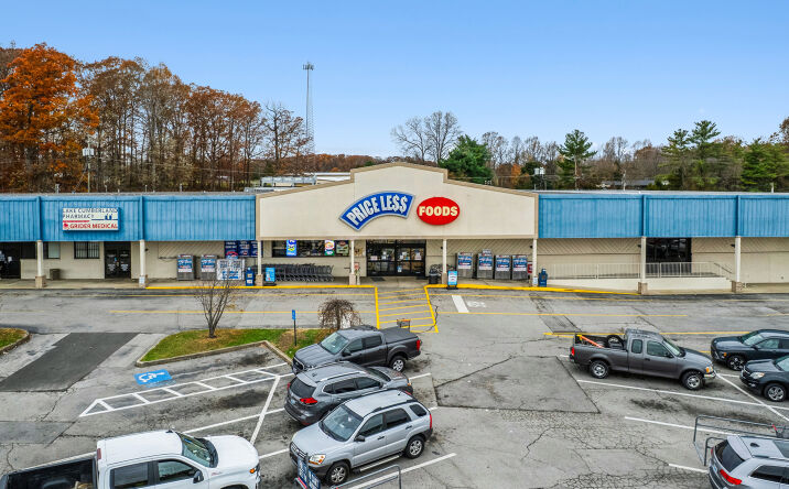 Pictures of Retail property located at 2285 Lakeway Dr, Russell Springs, KY 42642 for lease - image #1