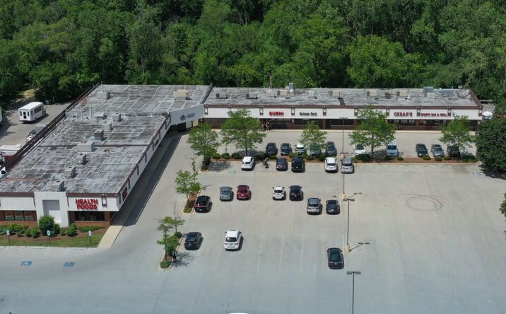 Pictures of Retail property located at 185 E Lake St, Bloomingdale, IL 60108 for lease - image #1
