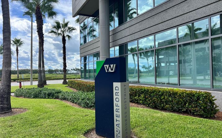 Pictures of Office property located at 800 NW 62nd Ave #9th Floor, Miami, FL 33126 for lease - image #1