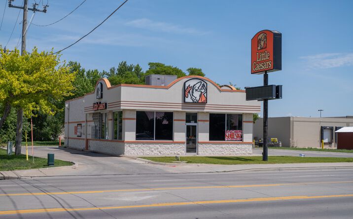 Pictures of Retail property located at 221 W 39th St, Kearney, NE 68845 for lease - image #1