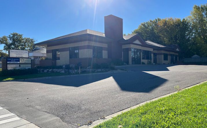 Pictures of Office property located at 808 W Broadway Ave, Forest Lake, MN 55025 for lease - image #1