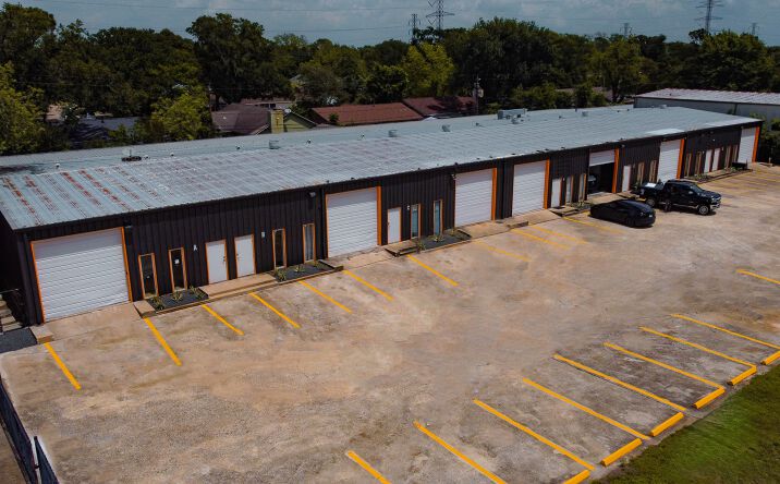 Pictures of Industrial property located at 9050 Emnora Ln, Houston, TX 77080 for lease - image #1