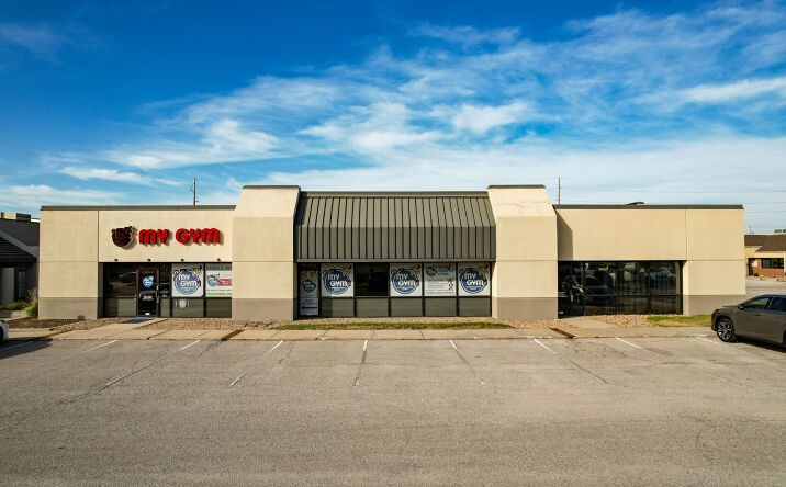 Pictures of Office property located at 2434 N Woodlawn Blvd, Wichita, KS 67220 for lease - image #1