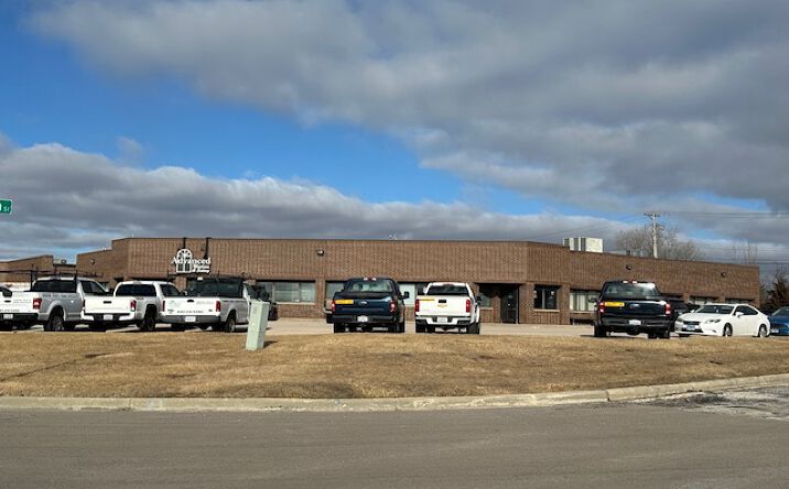 Pictures of Office, Retail property located at 305 Oswalt Ave, Batavia, IL 60510 for lease - image #1