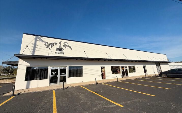 Pictures of Retail, Industrial property located at 2531 W Morton St, Denison, TX 75020 for lease - image #1