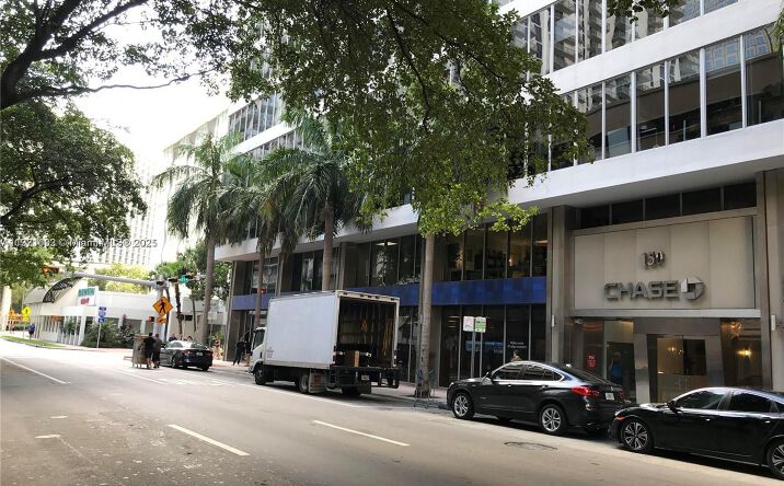 Pictures of Office property located at 150 SE 2nd Ave #510&511, Miami, FL 33131 for lease - image #1