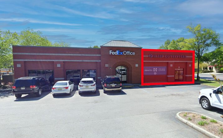 Pictures of Retail property located at 3260 Galleria Cir, Hoover, AL 35244 for lease - image #1