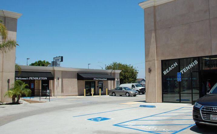 Pictures of Retail, Office, Restaurant property located at 2300–2304 Pacific Coast Hwy, Lomita, CA 90717 for lease - image #1