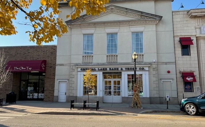 Pictures of Office property located at 70 N Williams St, Crystal Lake, IL 60014 for lease - image #1