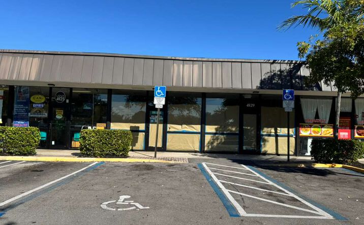 Pictures of Retail property located at 4801 N Dixie Hwy, Pompano Beach, FL 33064 for lease - image #1