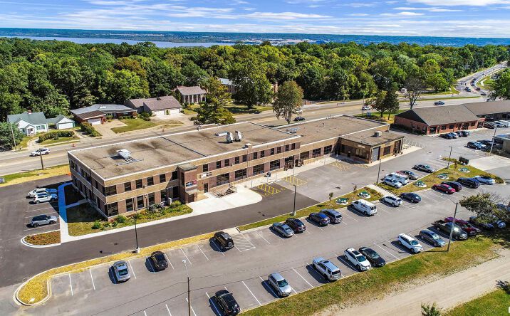 Pictures of Industrial, Retail, Office property located at 6035 N KNOXVILLE Avenue #105 Shared, Peoria, IL 61614 for lease - image #1