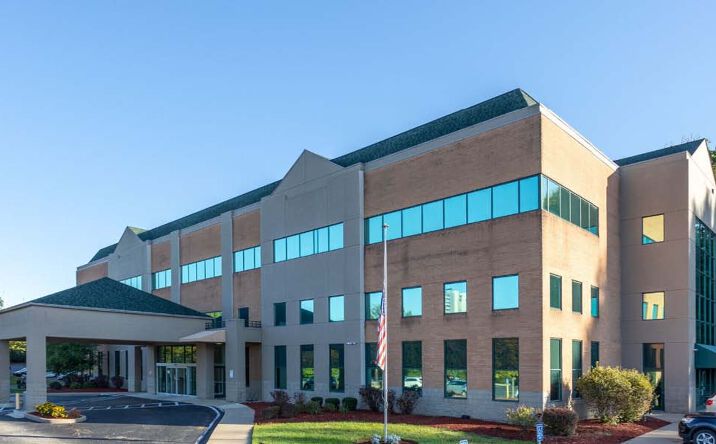 Pictures of Office property located at 103 Landmark Dr, Bellevue, KY 41073 for lease - image #1